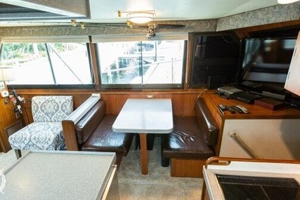 Hatteras 52 Rivale