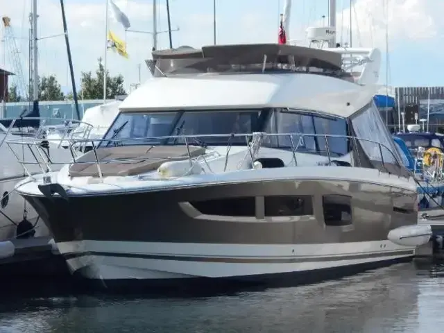 Prestige 350 Flybridge