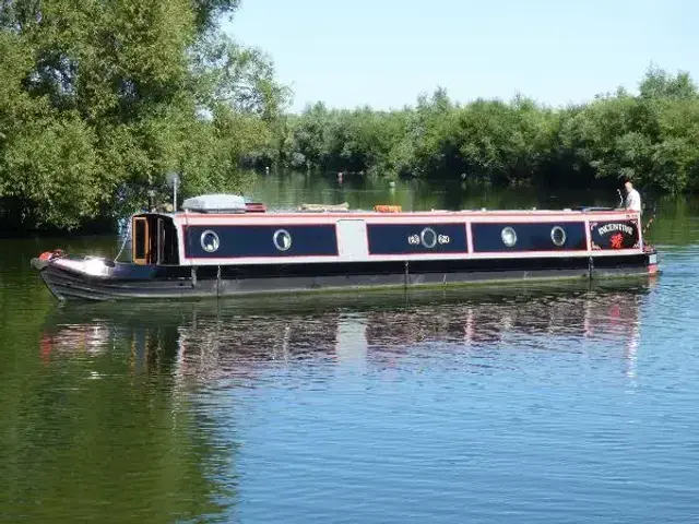 Narrowboat Jonathon Wilson Louis & Joshua