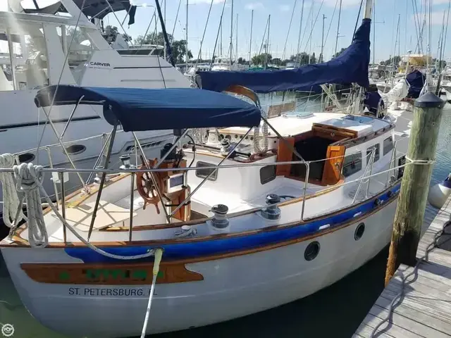 Spindrift 43 Pilothouse Cutter