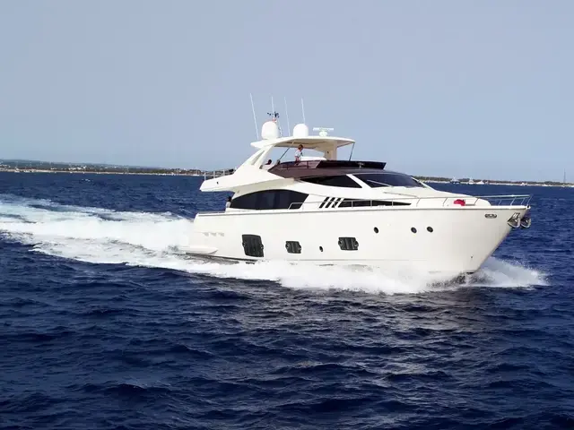 Ferretti Yachts F800