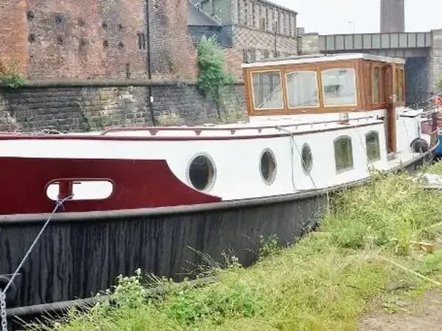 Tyler Wilson Replica Dutch Barge