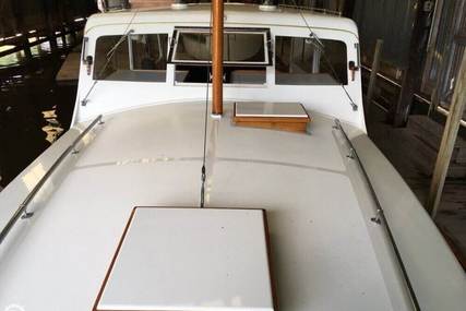 Matthews 38 Cabin Cruiser