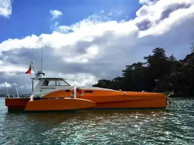 Custom Boats Long Range Power Trimaran