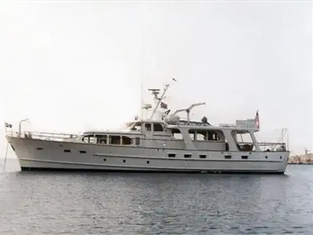 Burger Raised Pilothouse