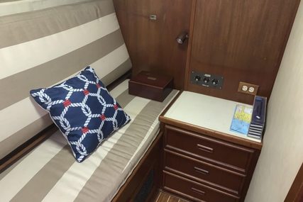 Chris Craft 422 Commander