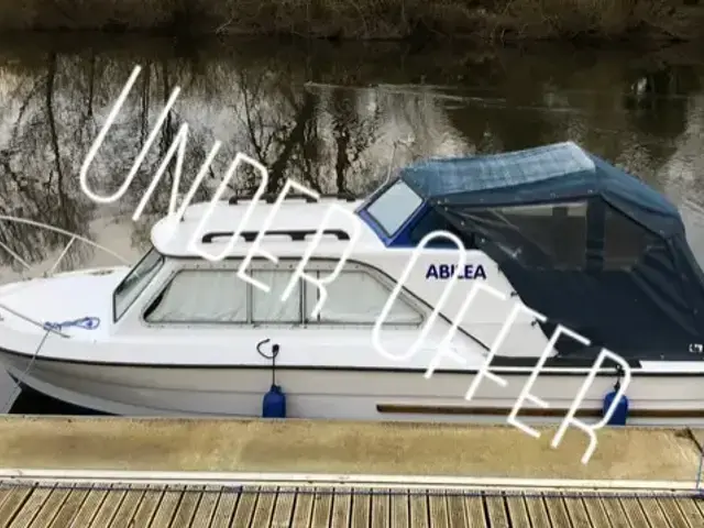 Cabin Cruiser 20ft