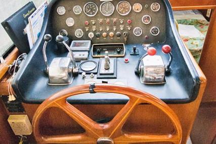 Ocean Alexander Cockpit M/Y