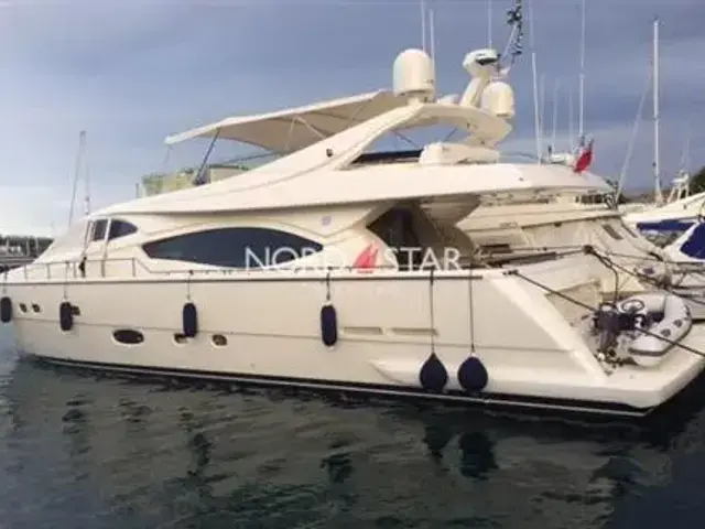 Ferretti Yachts 760