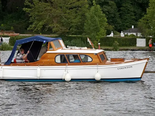 H.Gibbs River Thames Cruiser