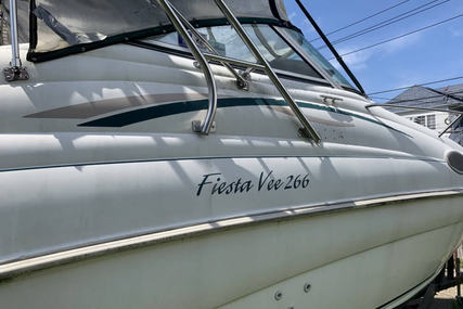 Rinker Fiesta Vee 266