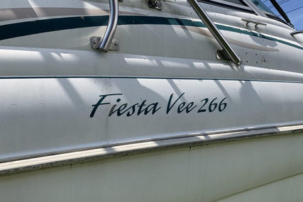 Rinker Fiesta Vee 266