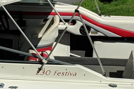 Rinker 230 Festiva