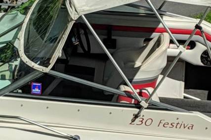 Rinker 230 Festiva