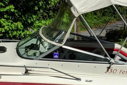 Rinker 230 Festiva