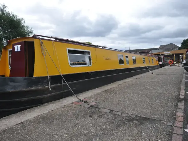 Viking Afloat Cruiser Stern Narrowboat