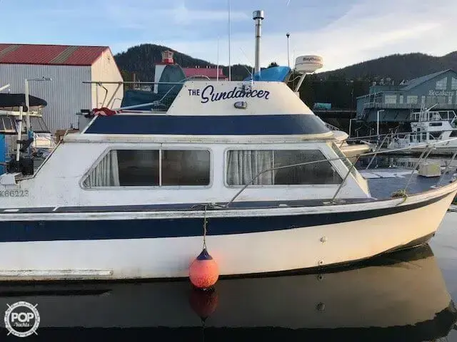 Bayliner Victoria 2750 Command Bridge