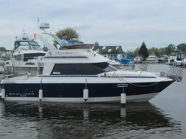 Bayliner 2556 Ciera Command Bridge