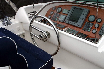 Elegance Yachts 62