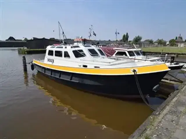 Dutch Tender 32 Pilot