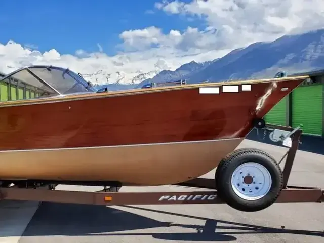 Murphy Boat Works Royal Laker Runabout