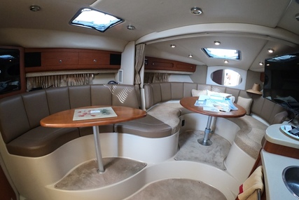 Chaparral 320 Signature