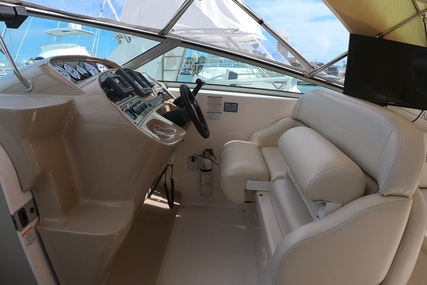 Chaparral 320 Signature