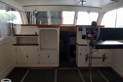 Matthews 38 Cabin Cruiser