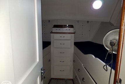 Matthews 38 Cabin Cruiser