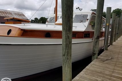 Matthews 38 Cabin Cruiser