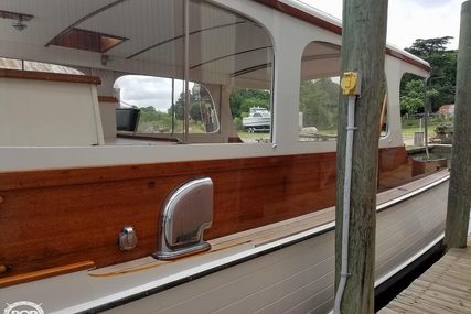 Matthews 38 Cabin Cruiser