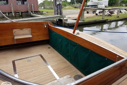 Matthews 38 Cabin Cruiser