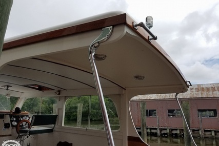 Matthews 38 Cabin Cruiser