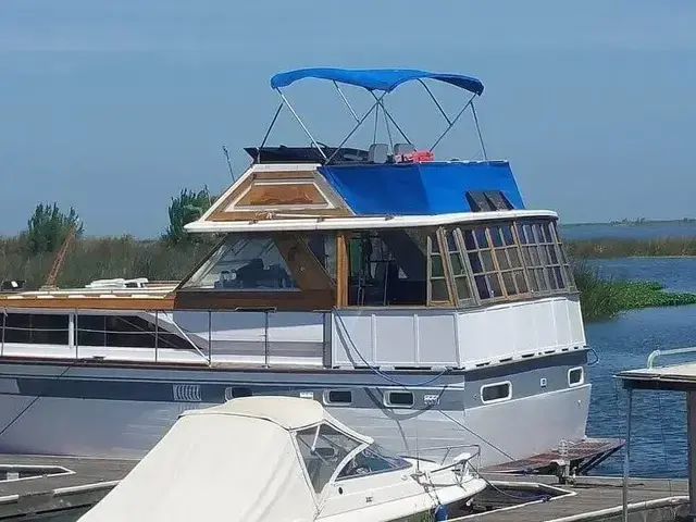 Trojan Flush Deck Motoryacht 42