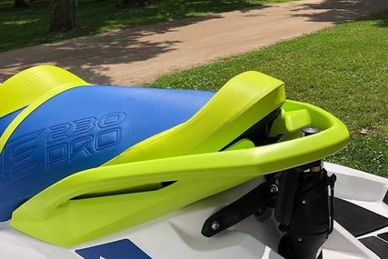 Sea-Doo 230 Wake Pro