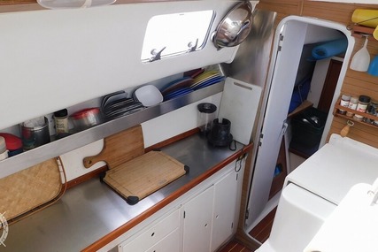 PDQ Yachts 36 Capella