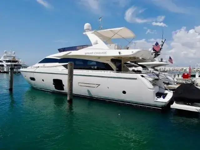 Ferretti Yachts 720 Flybridge