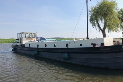 De Hoop Luxe Motor Dutch Barge