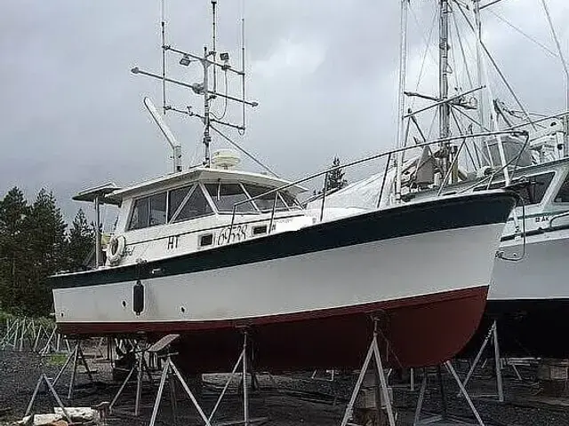 Luhrs Alura 30