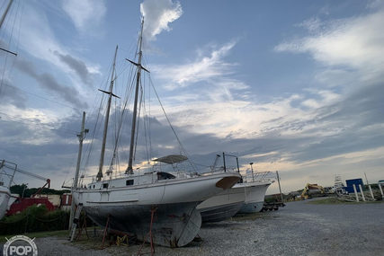 Custom Boats 42 Schooner