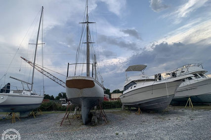 Custom Boats 42 Schooner