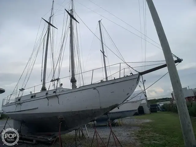 Custom Boats 42 Schooner