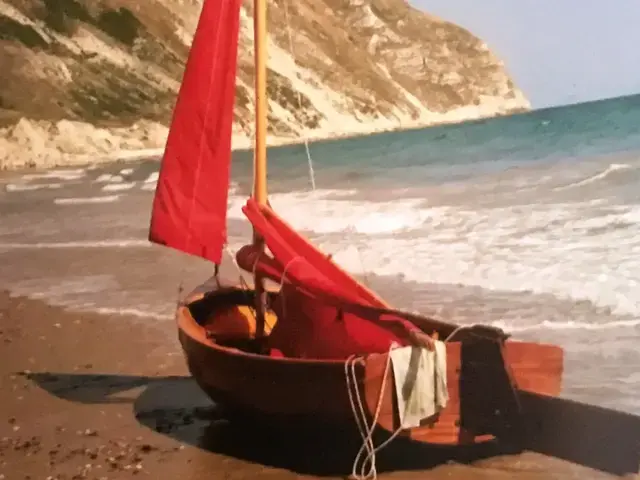 Custom Boats Mallard sailing dinghy