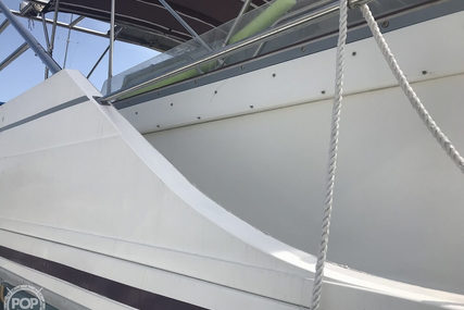 Cruisers 4280 Flybridge Expres