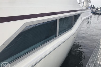 Cruisers 4280 Flybridge Expres