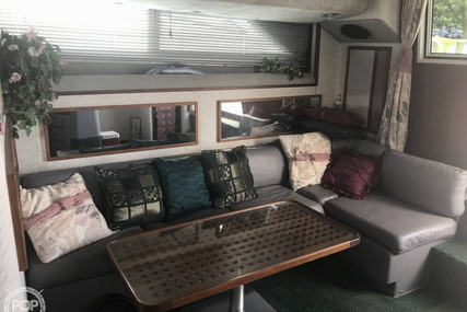 Cruisers 4280 Flybridge Expres