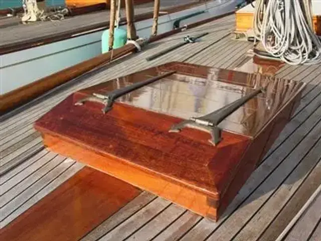 Frank Paine Paine Q Class Sloop