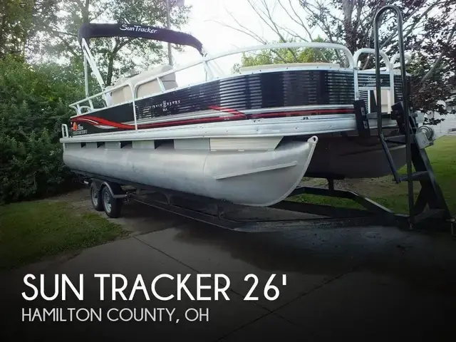 Sun Tracker Fishin' Barge 24 Dlx