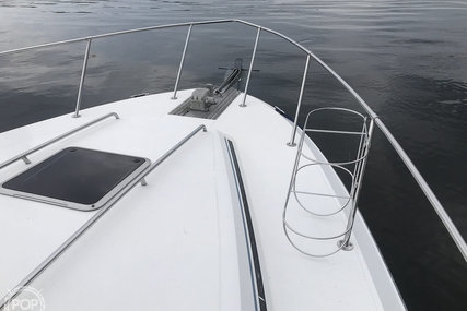 Sea Ray 390 Express Cruiser