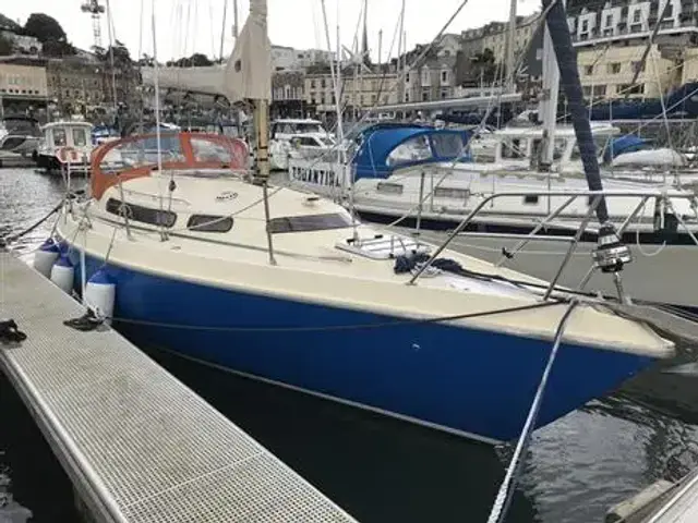 Nicholson Yachts 30